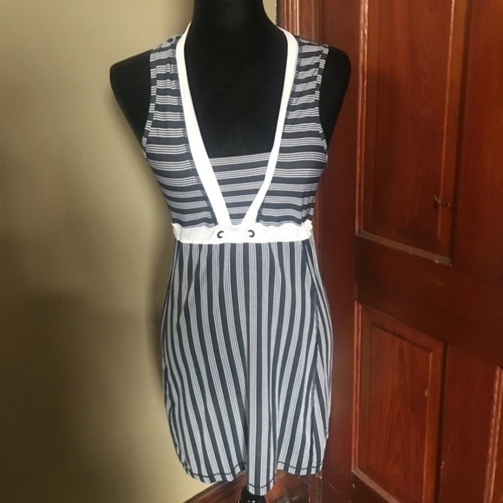 Lululemon Run Flow thru  dress size 2 RARE